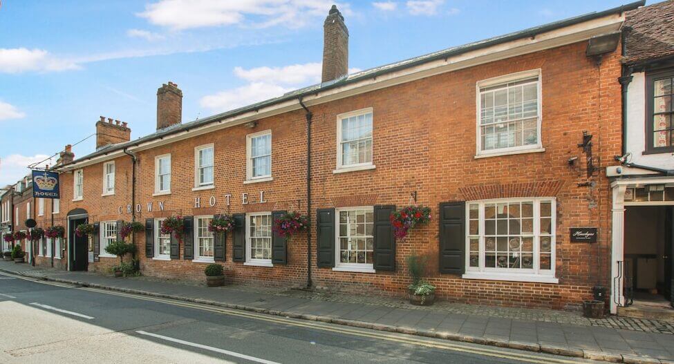 Outside of the Crown pub Old Amersham