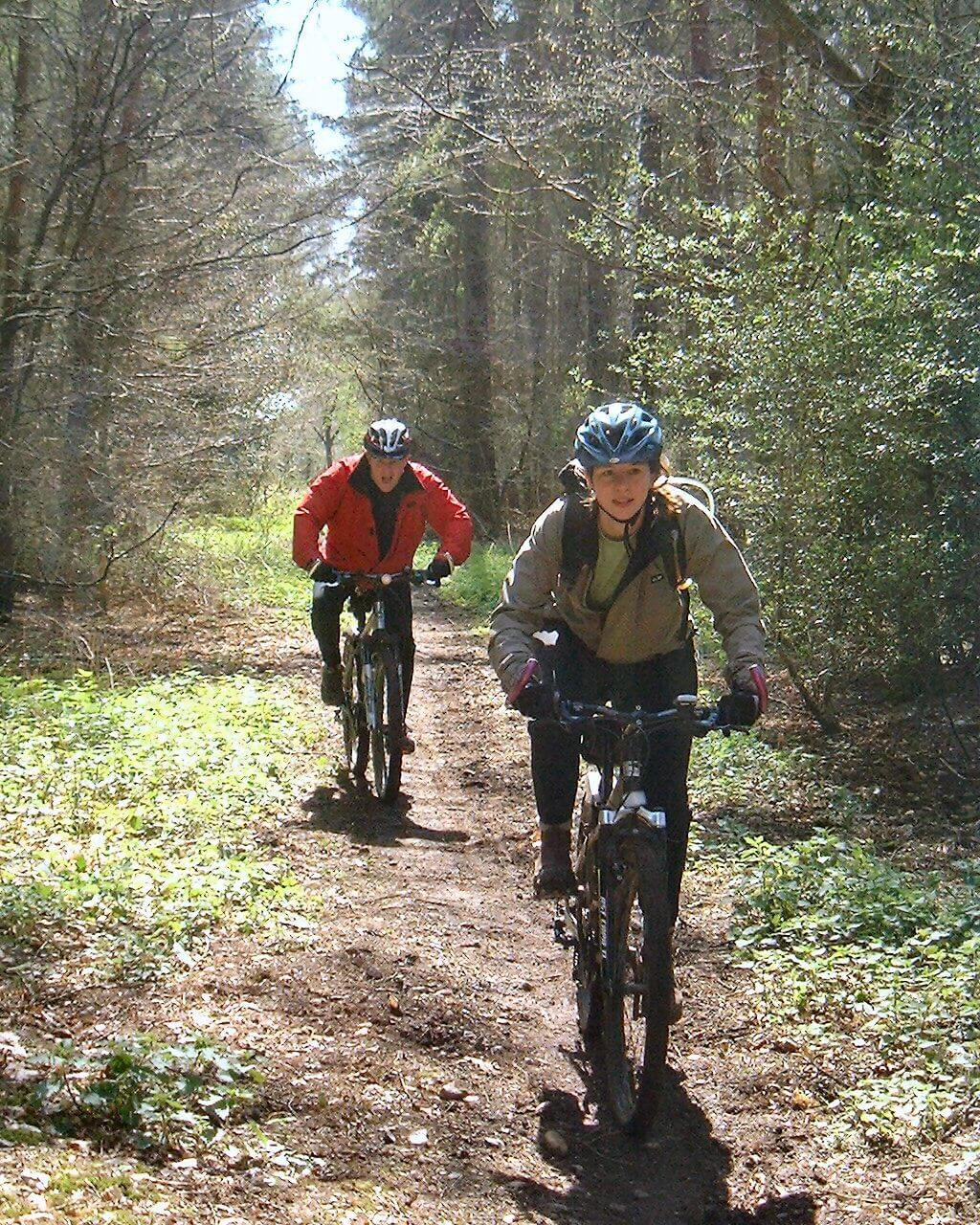 AW cyclists Seer Green April05
