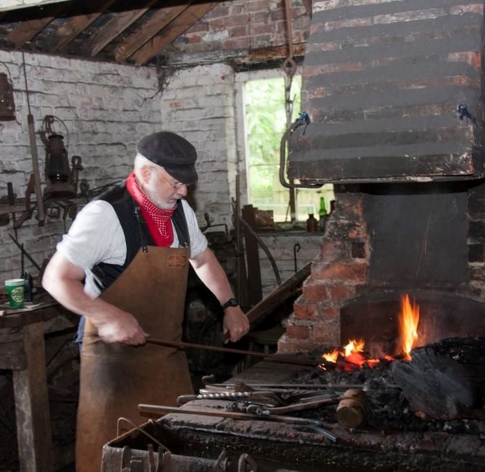 1 experience_CraftBlacksmith_coam